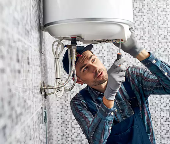 Expert Plumber for Hot Water Tank Maintenance in Lynbrook, NY: Schedule Reliable Maintenance Services with Us